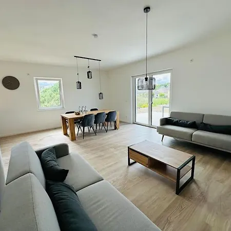 G E S C H L O S S E N Modernes Wohnen Bei Berlin Lägenhet Neuenhagen bei Berlin